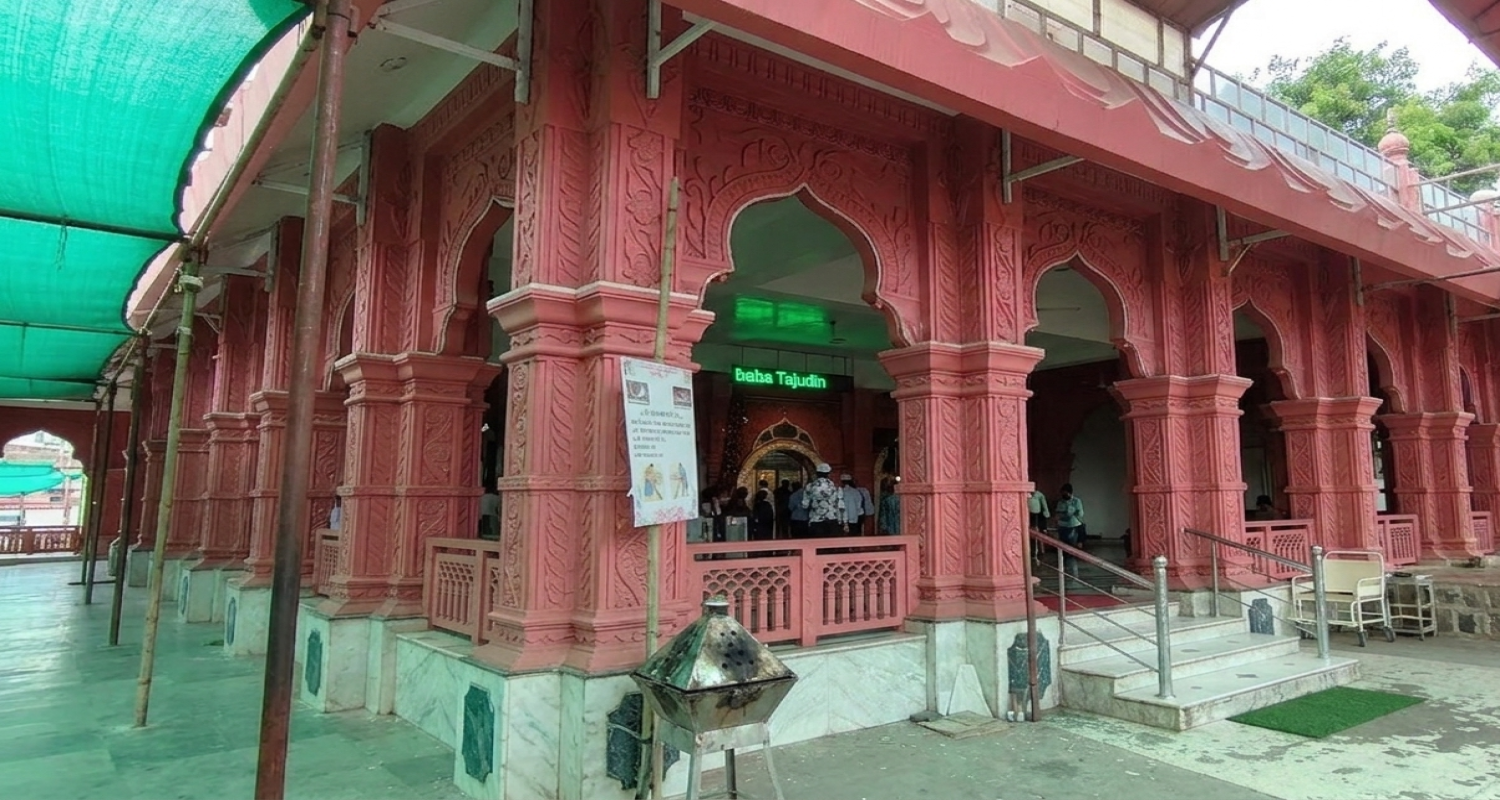 Waki Dargah