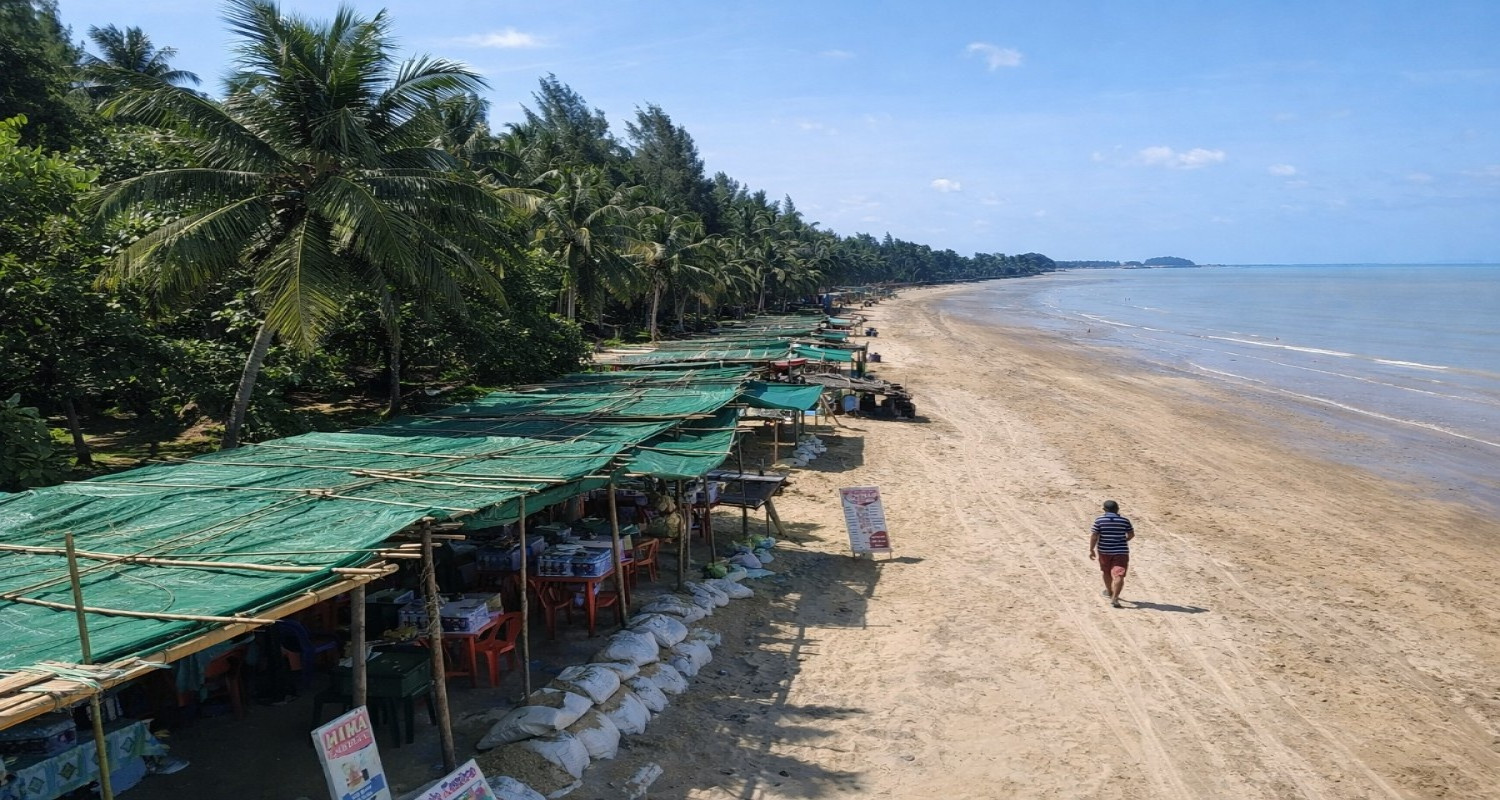 Kihim Beach