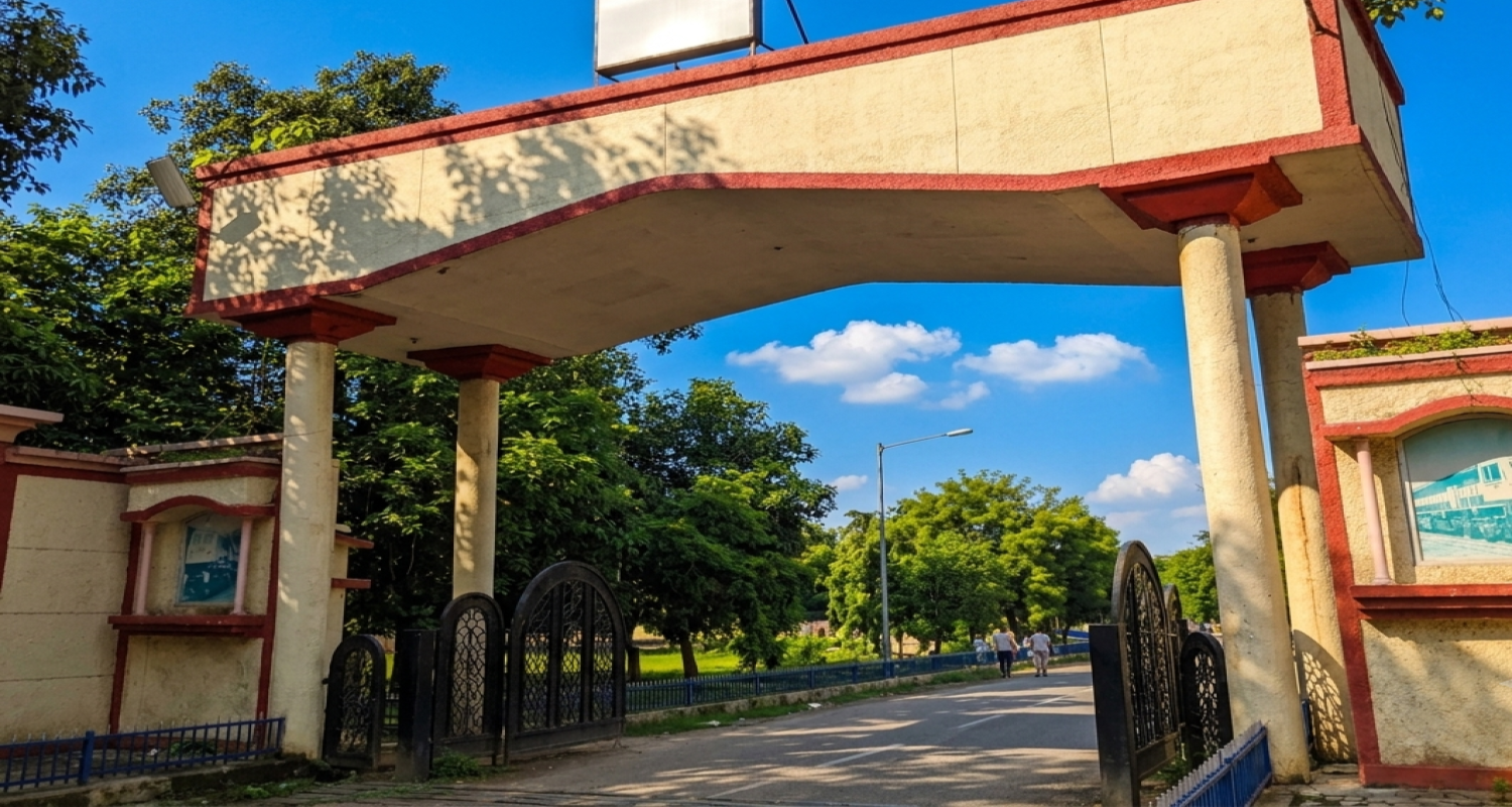 Pahadi Gate Dlw